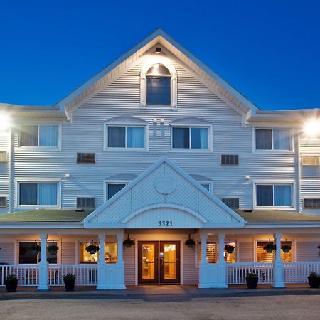 Travelodge Suites By Wyndham Regina - Eastgate Bay Bagian luar foto