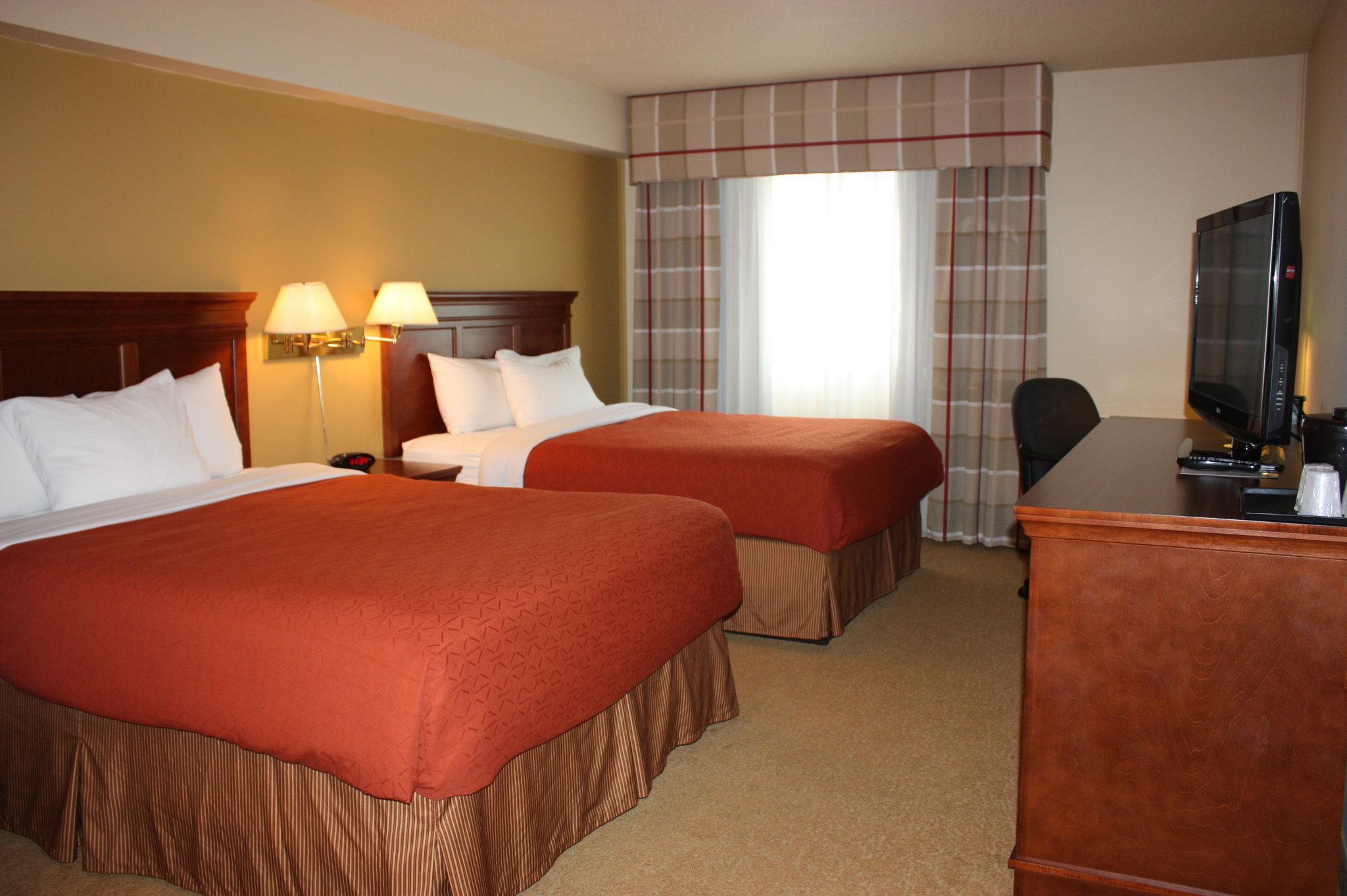 Travelodge Suites By Wyndham Regina - Eastgate Bay Bagian luar foto