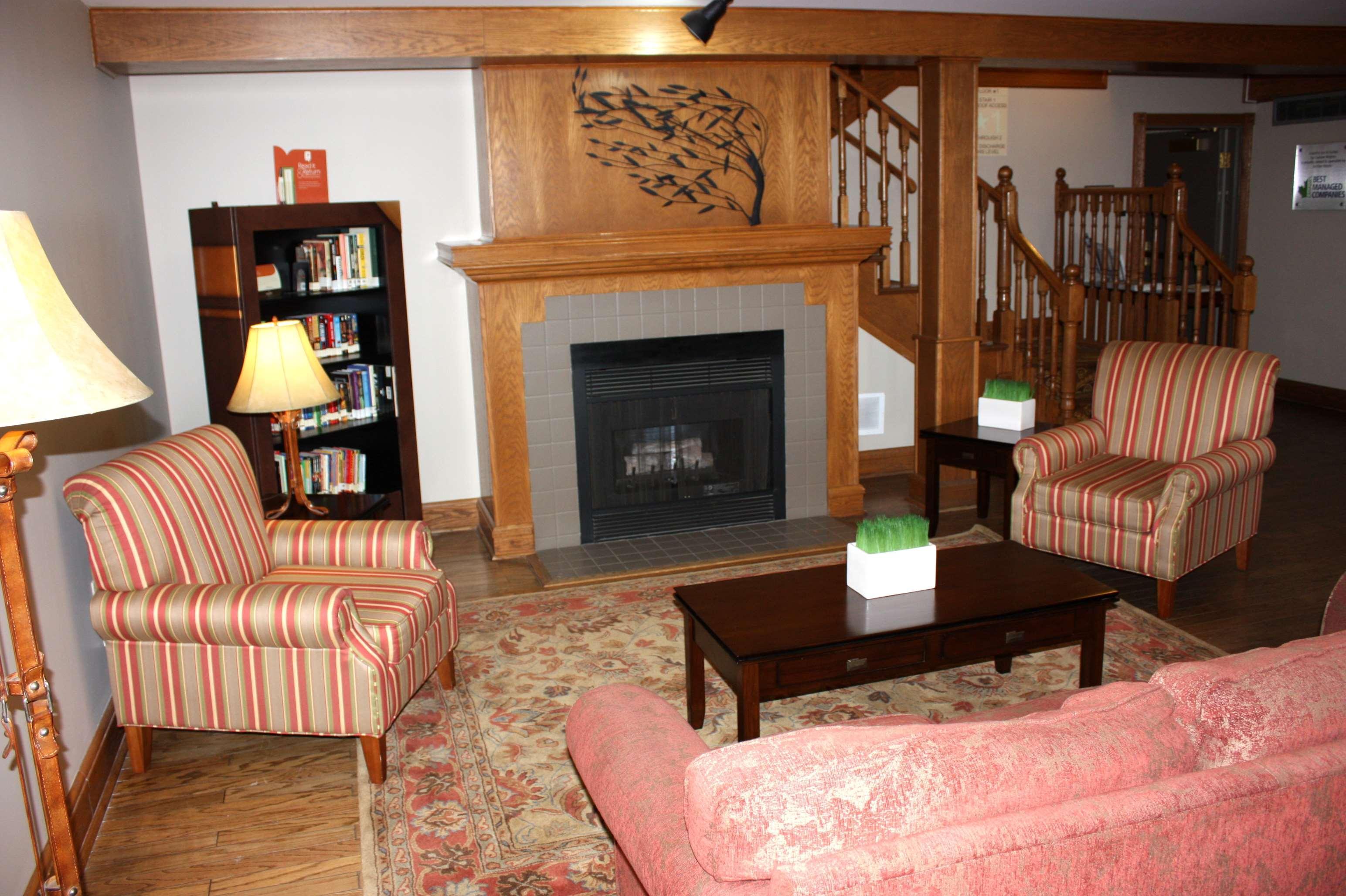 Travelodge Suites By Wyndham Regina - Eastgate Bay Bagian luar foto