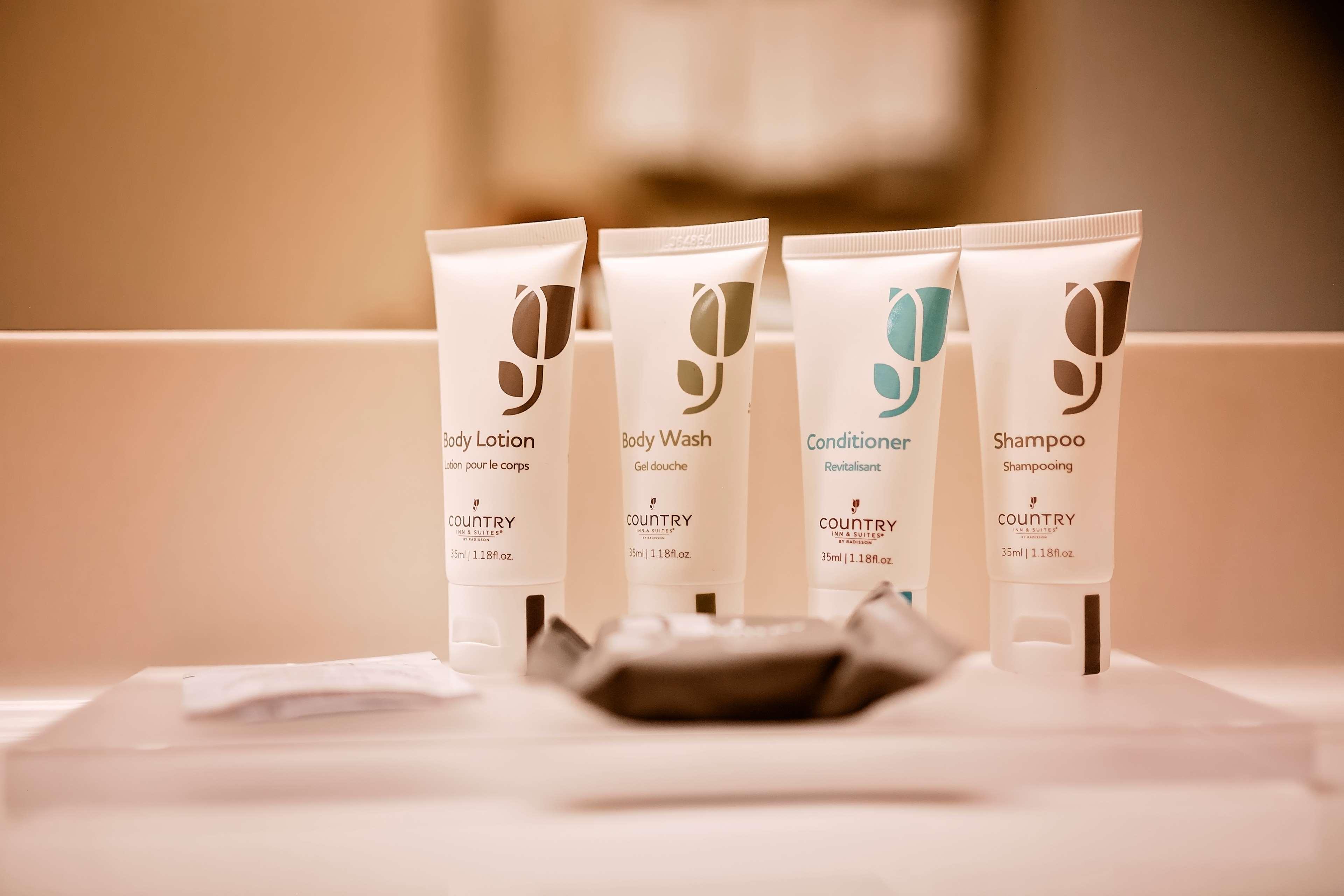 Travelodge Suites By Wyndham Regina - Eastgate Bay Bagian luar foto