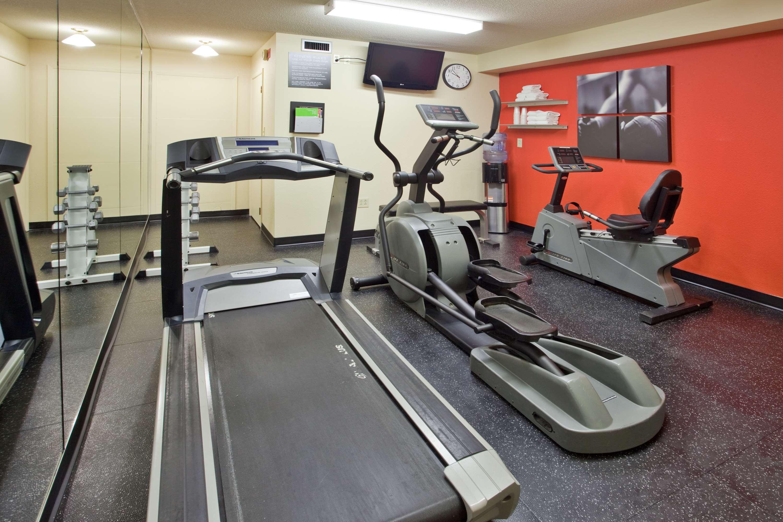 Travelodge Suites By Wyndham Regina - Eastgate Bay Bagian luar foto