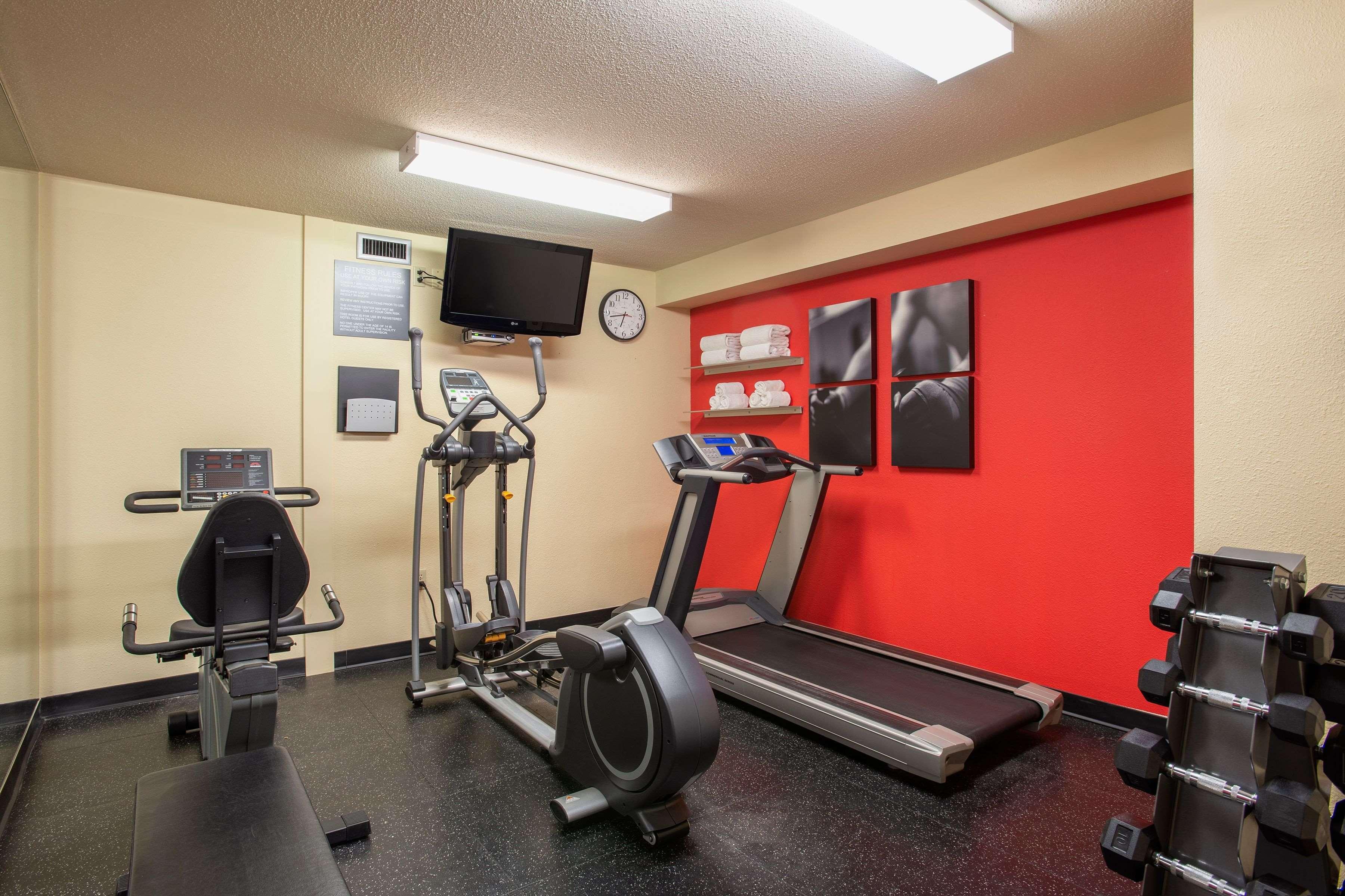 Travelodge Suites By Wyndham Regina - Eastgate Bay Bagian luar foto