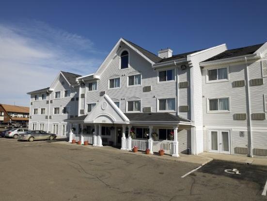 Travelodge Suites By Wyndham Regina - Eastgate Bay Bagian luar foto